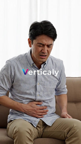 胃の痛みを抱える男性