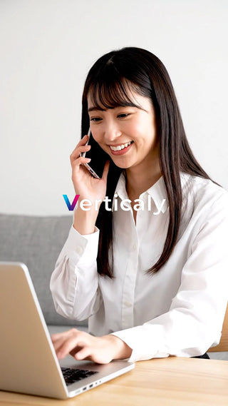 スマホで通話する女性