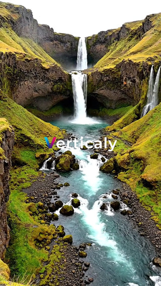 滝と緑の渓谷美