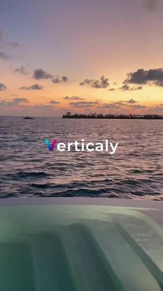 夕焼けの海、穏やかな時間