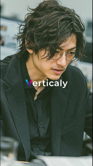 眼鏡越しの眼差し