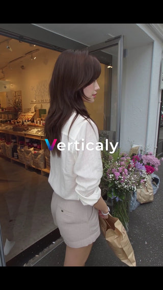 花屋の前で買い物