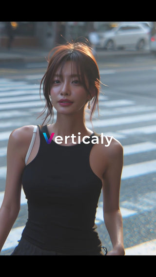 都会の横断歩道、女性の横顔