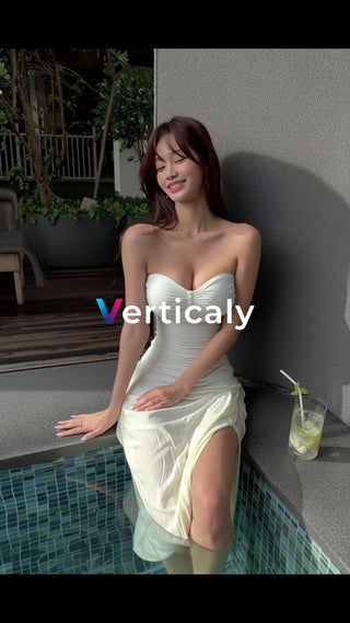 プールサイド、優雅な時間