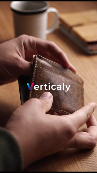 財布を開ける、日常の一コマ