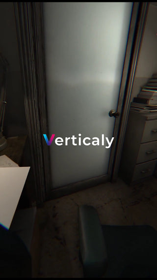 オフィスの一室、静寂の中