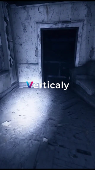 廃墟の廊下を照らす光