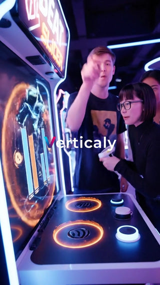 ゲームに興じる男女