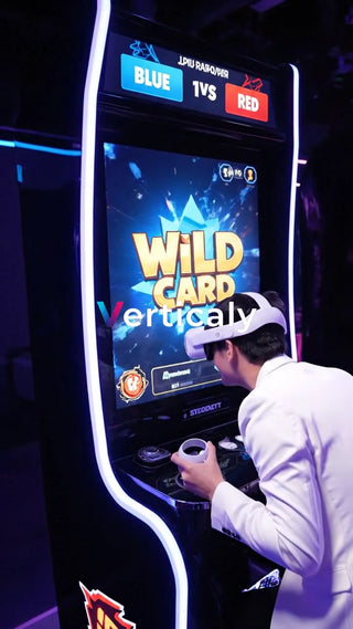 VRゲームを楽しむ男性