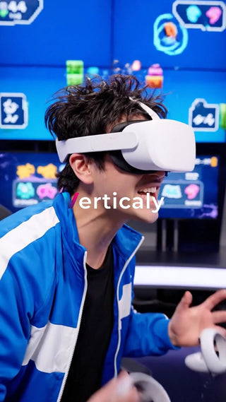 VRゴーグルを装着して楽しむ