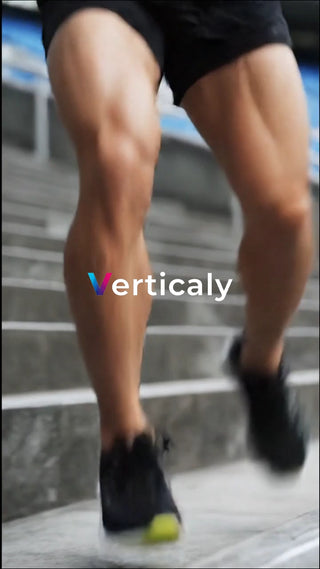 階段を駆け上がる脚、躍動感