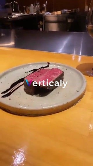 ミディアムレアのステーキ