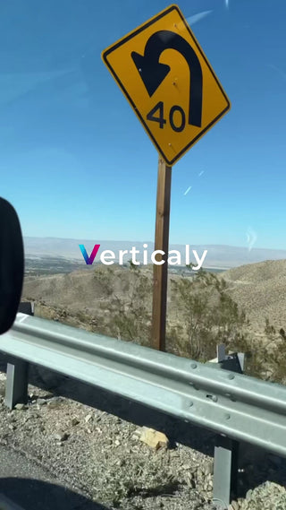 ヘアカット中の女性