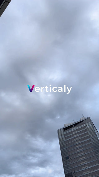 都会の空、雲の風景