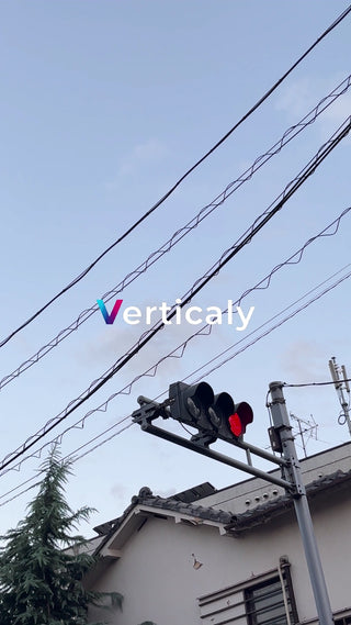 信号待ち、赤に変わる