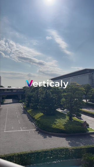 都会の昼下がり、歩く