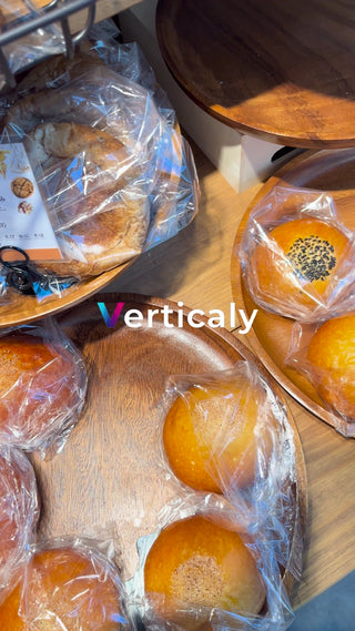 パン屋さんの焼き立てパン