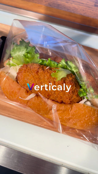 揚げたて！サクサクのコロッケサンド