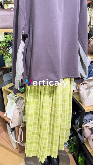 チェック柄スカート、春の装い