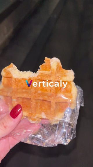 一口食べたワッフル、美味しい