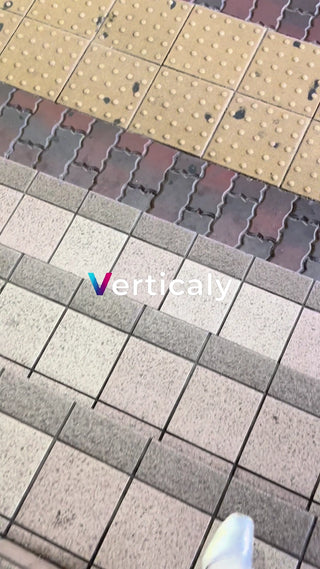 石畳の歩道、夕暮れ時