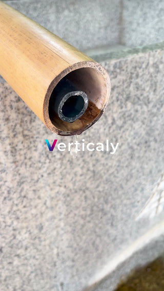 竹筒から水滴が落ちる