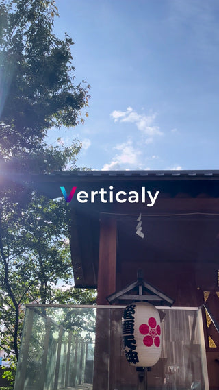 日本の神社、鳥居と青空
