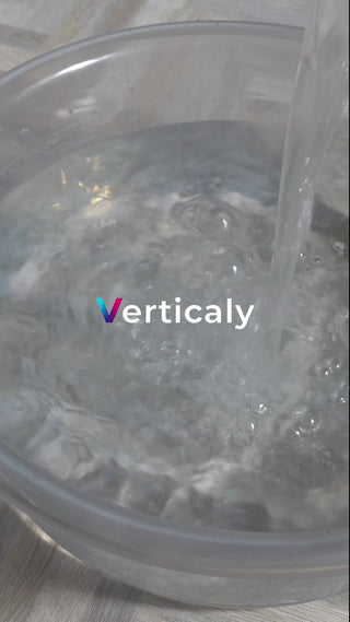 水面を揺らす水の質感