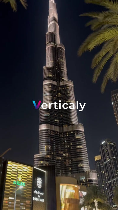 ドバイの超高層ビル、夜景