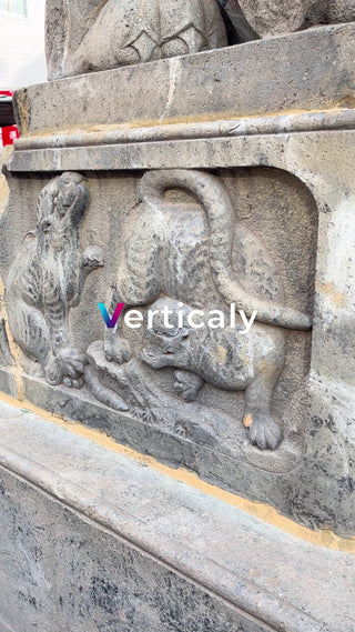 古代彫刻、虎のレリーフ