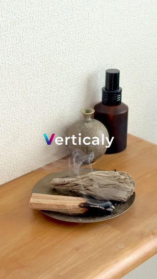 煙を出すお香と木の棒