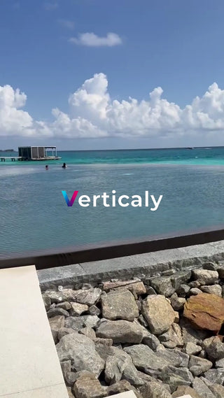 海辺のインフィニティプール