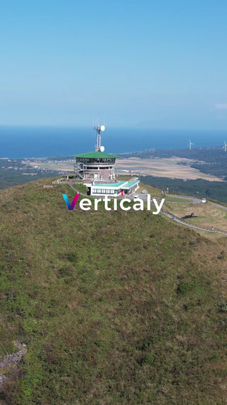 山頂の展望台、絶景かな