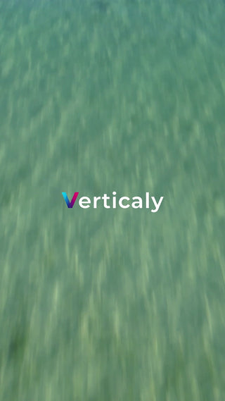 水面を捉えた、夏の情景