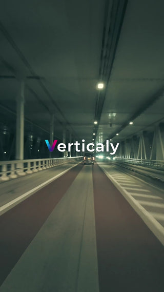 トンネルを抜けて、夜のドライブ