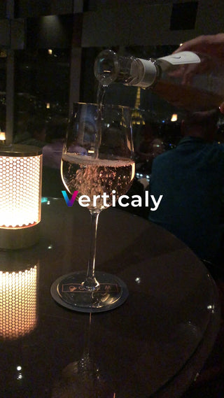 Champagne pouring, evening