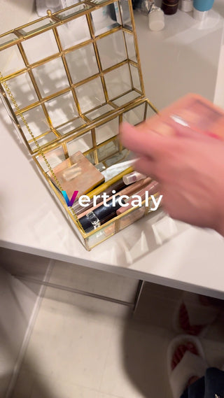 メイクアップ、輝く女性