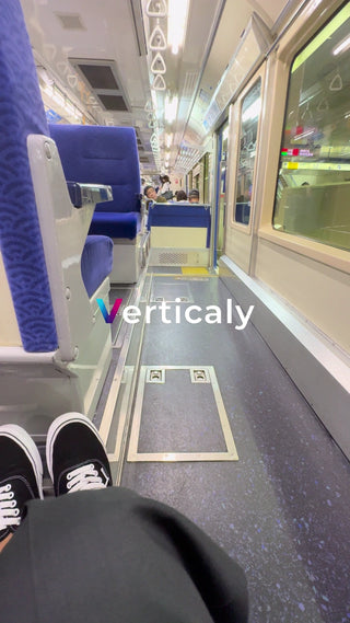 車内、移動中の風景