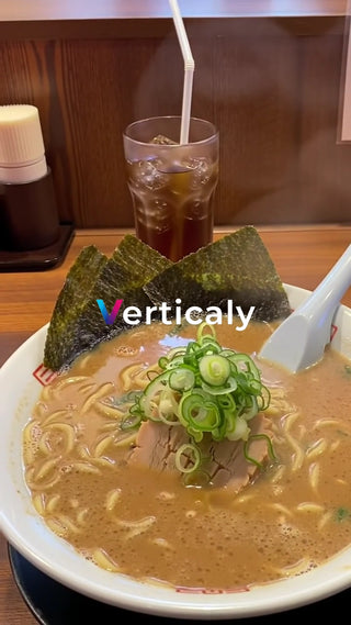ラーメンと冷たい飲み物