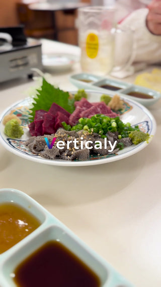 馬刺しを味わう瞬間