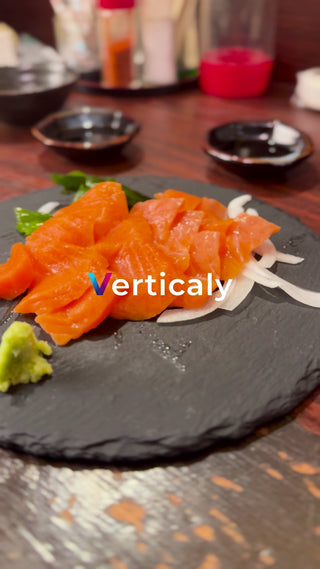 サーモン刺身、新鮮で美味