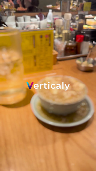 カフェで過ごす穏やかな午後