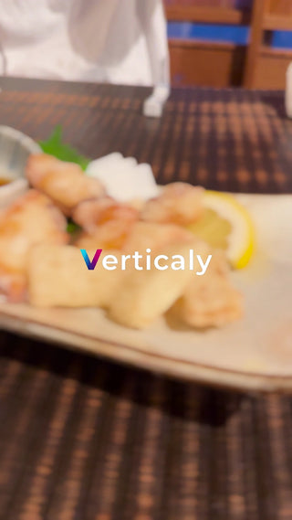 揚げ物とレモン、食事風景