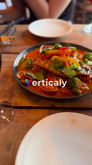 魚料理、彩り野菜と貝