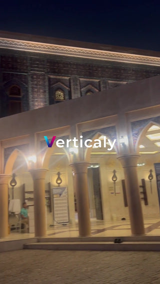 夜のモスク、静寂と美しさ