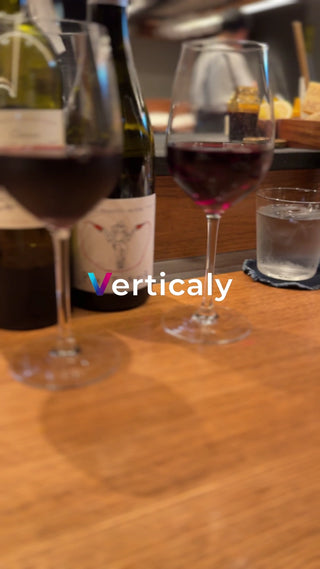 ワイングラスと夕焼け