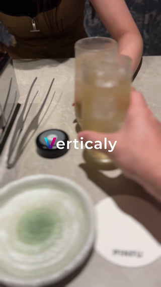 カフェタイム、琥珀色の飲み物