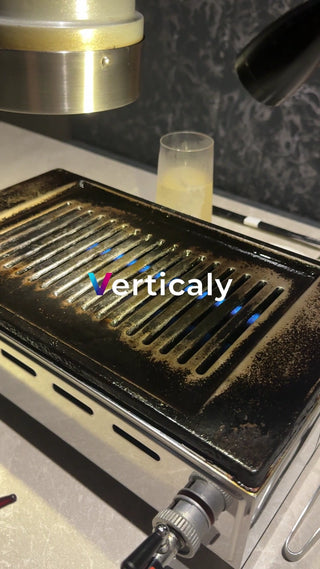 グリルで焼く、炎と煙