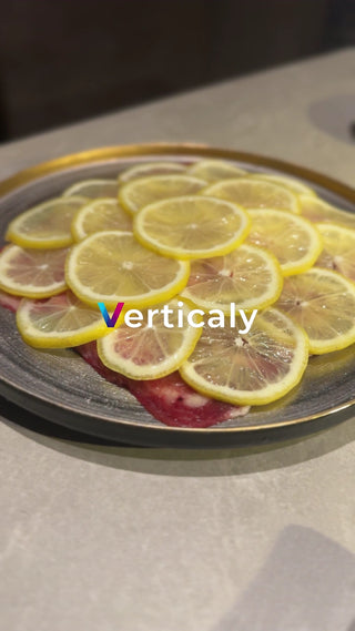 レモンを並べた料理