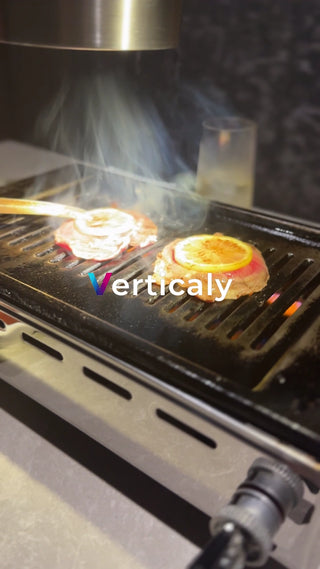 焼肉、レモンを添えて